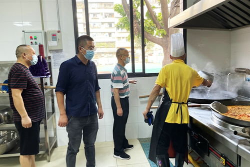 廣漢實小食堂接受食品安全專項檢查